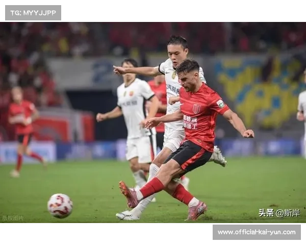 成都蓉城登顶积分榜主场球迷齐声高唱成都热情庆祝胜利